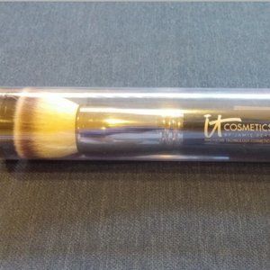 NOS IT Cosmetics Flat Top Brush